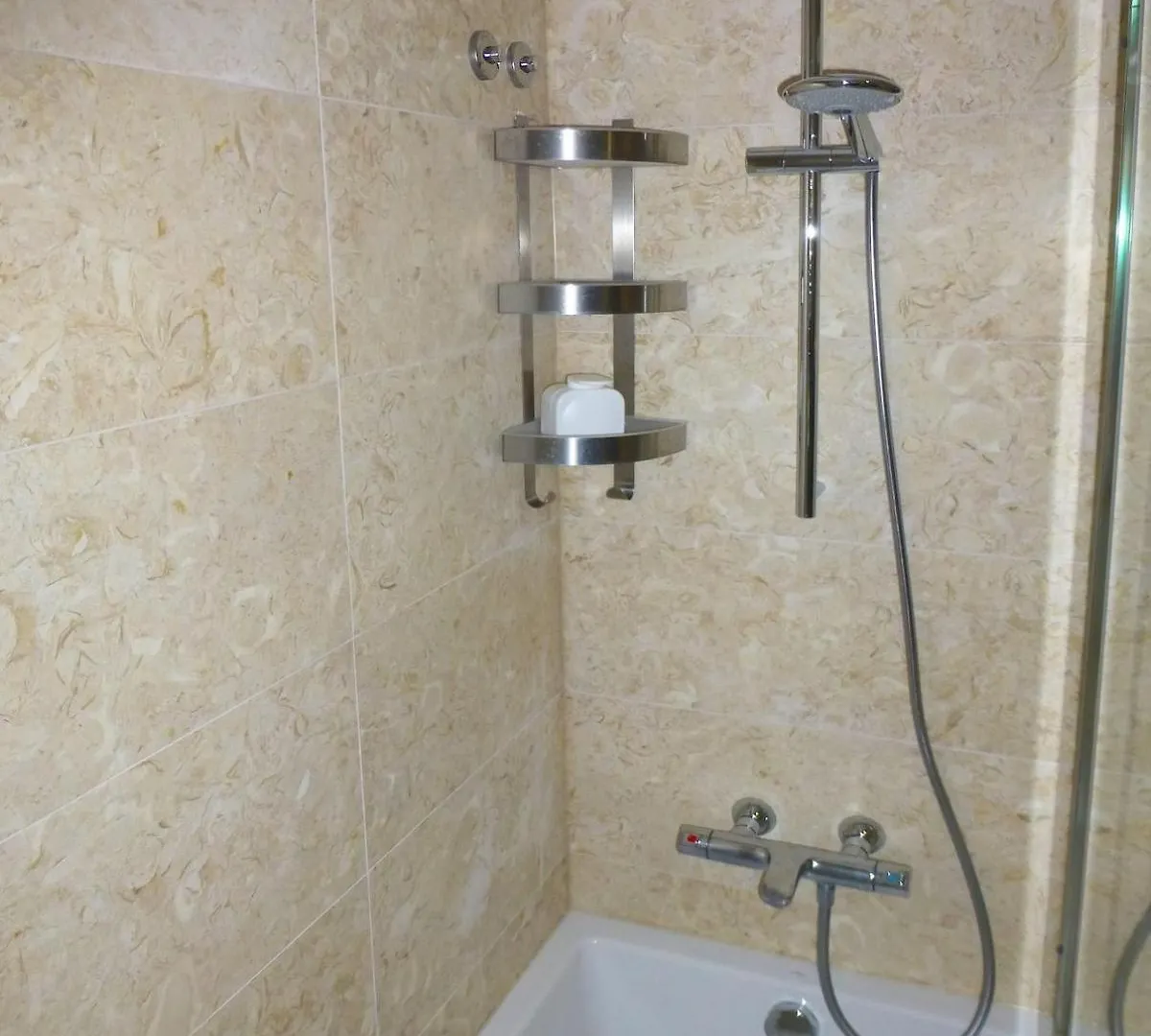 Charming Lisbon Equipped Ac Lift Parking 4P Apartment 0*,