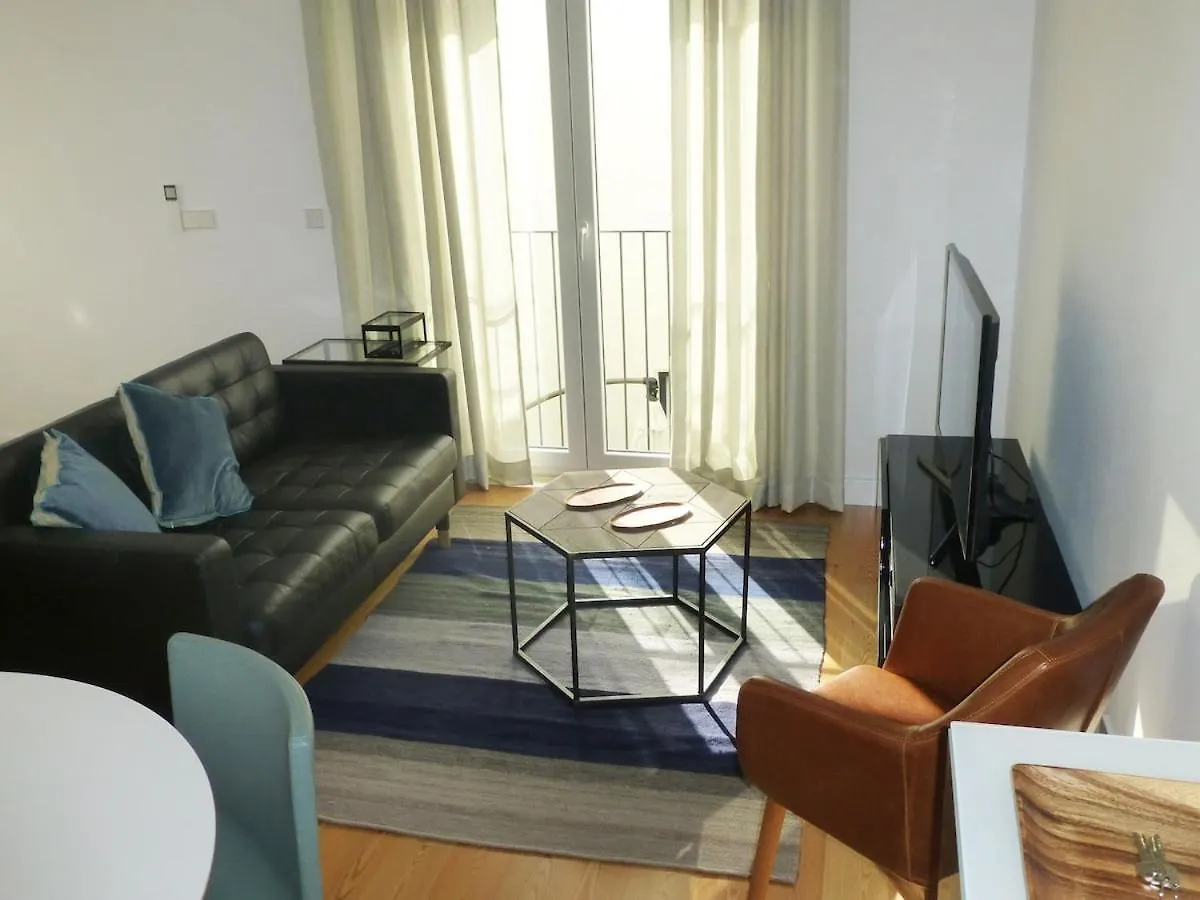 Charming Lisbon Equipped Ac Lift Parking 4P Apartment Portugal