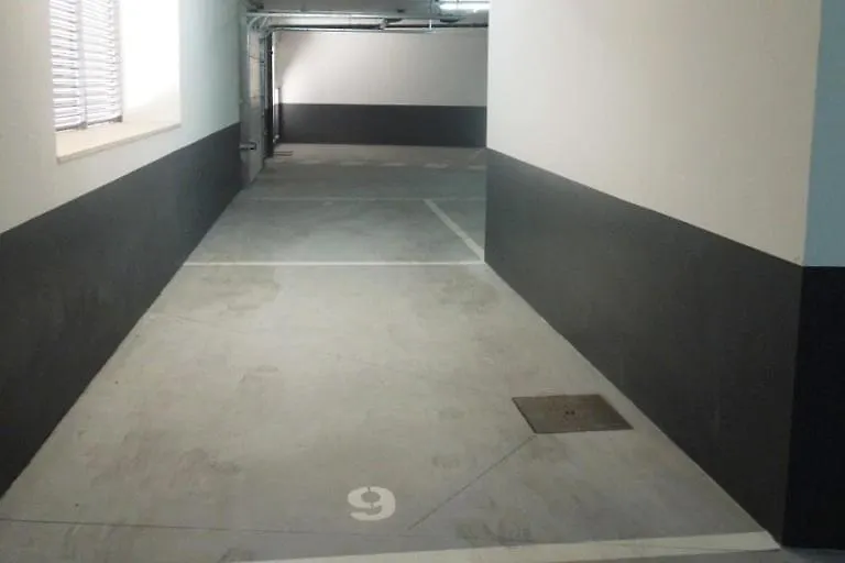 Charming Lisbon Equipped Ac Lift Parking 4P Apartment