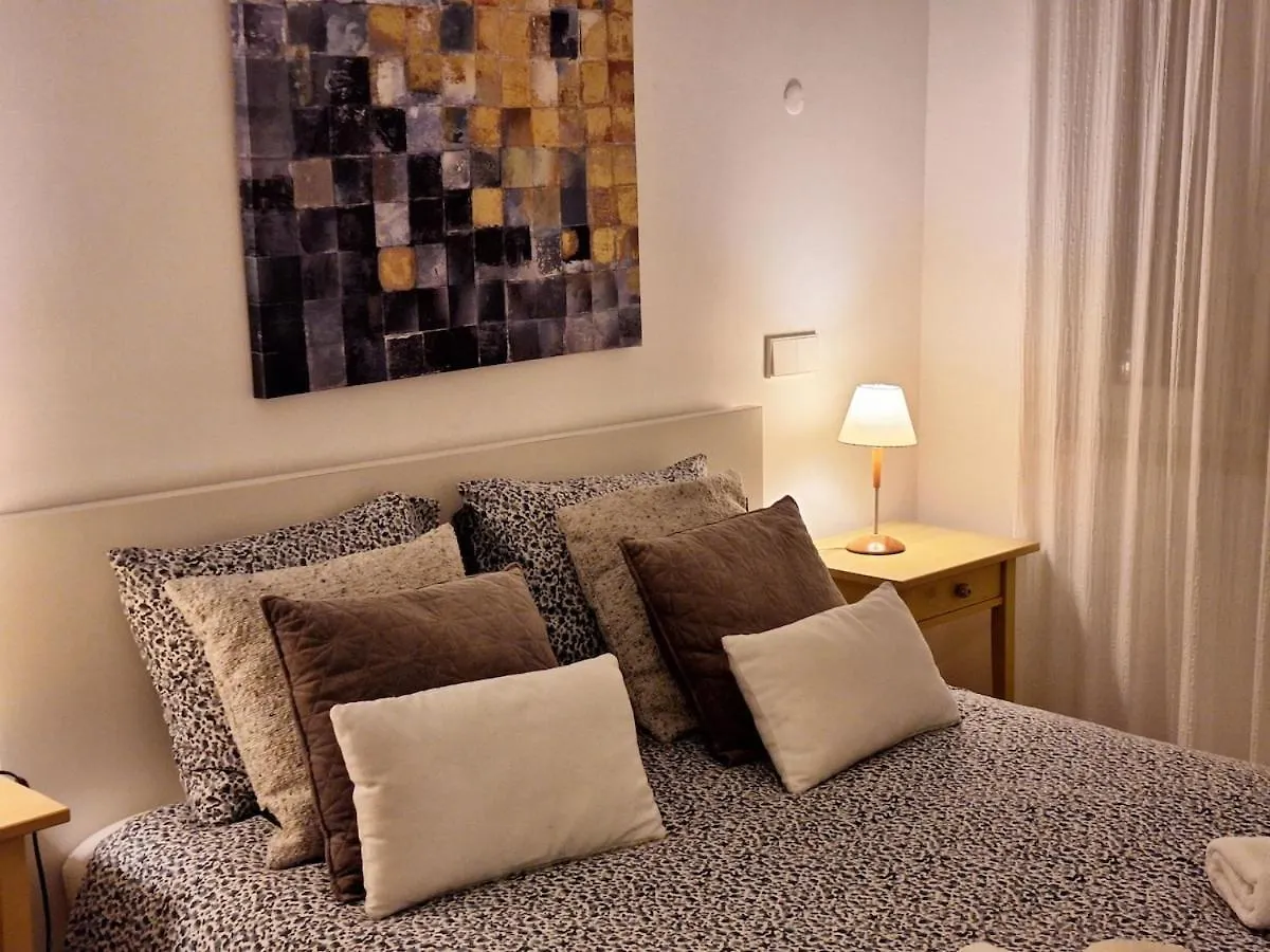 Charming Lisbon Equipped Ac Lift Parking 4P Apartment Portugal
