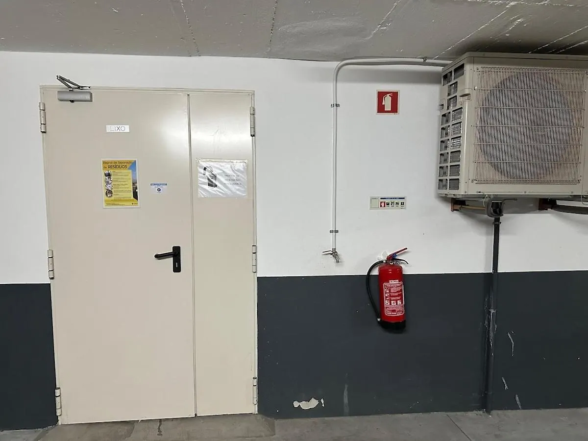 Charming Lisbon Equipped Ac Lift Parking 4P Apartment 0*,  Portugal