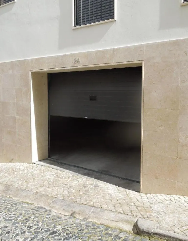 Charming Lisbon Equipped Ac Lift Parking 4P Apartment