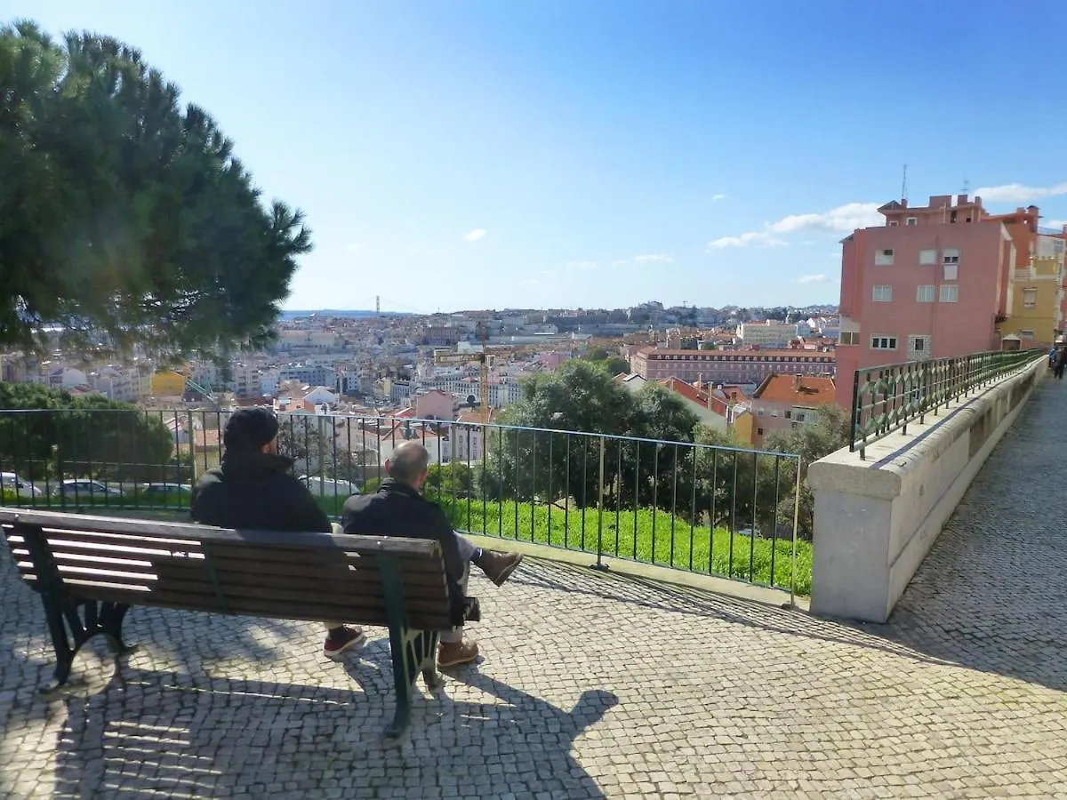 Charming Lisbon Equipped Ac Lift Parking 4P Apartment Portugal
