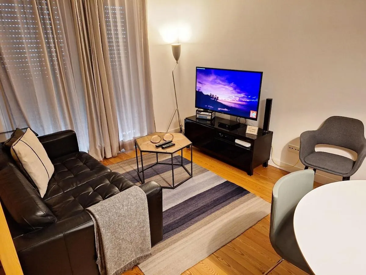 Apartamento Charming Lisbon Equipped Ac Lift Parking 4P Portugal