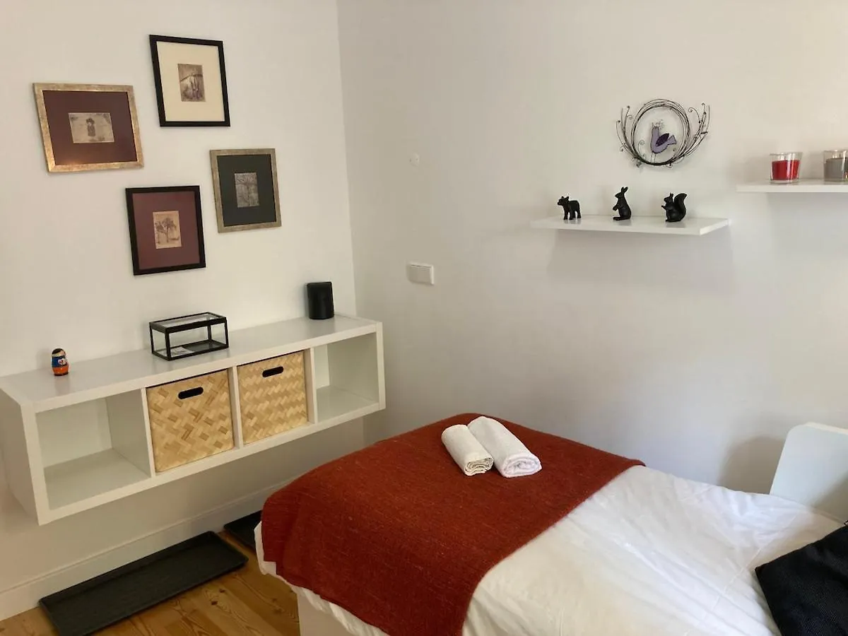 Apartamento Charming Lisbon Equipped Ac Lift Parking 4P Portugal